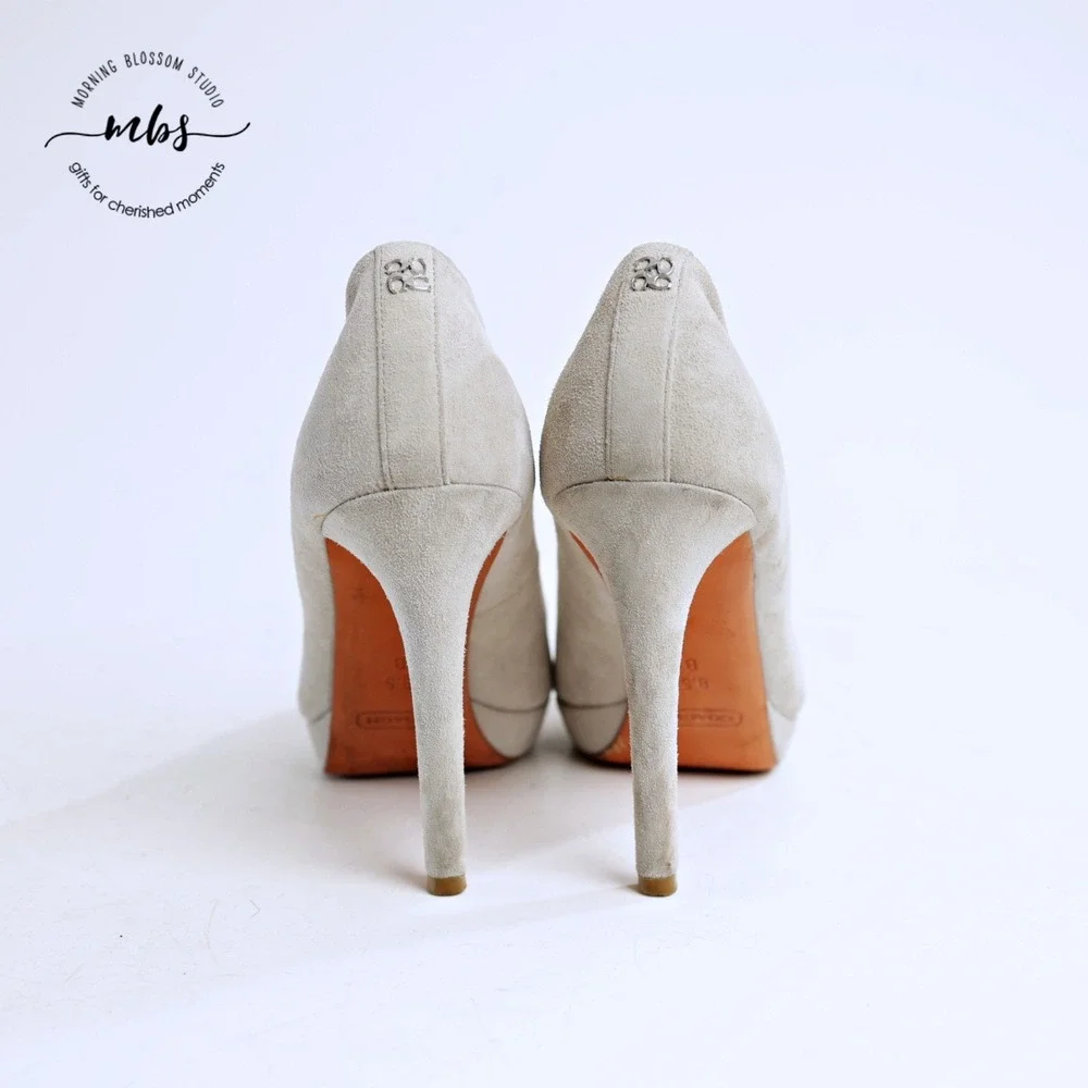 Coach Suede Y2K‎ Platform Stiletto Peep Toe Heel Pumps Light Gray Women 8.5